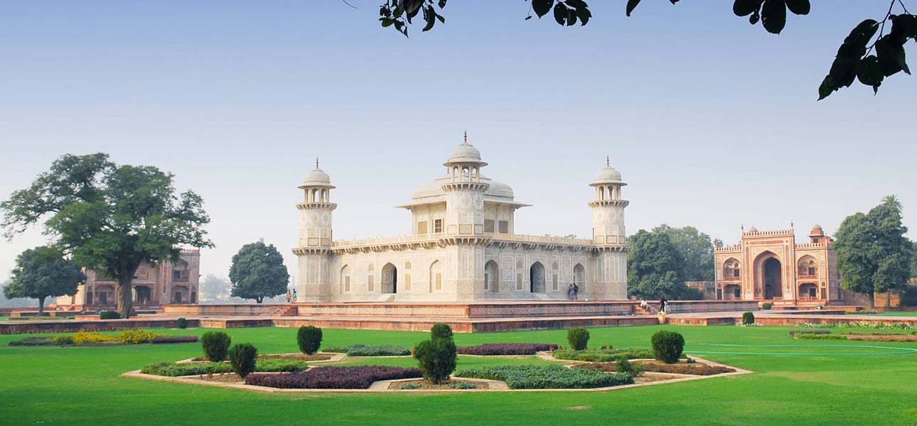From Delhi: Taj Mahal and Agra Overnight Tour - By Car